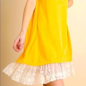NWT Bright yellow sleeveless dress w lace bottom trim comfy fringe